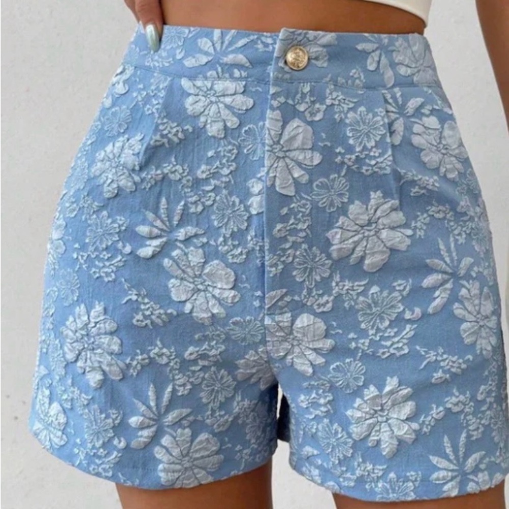 Self Esteem Light Blue Floral embossed Shorts, size Large* NWT